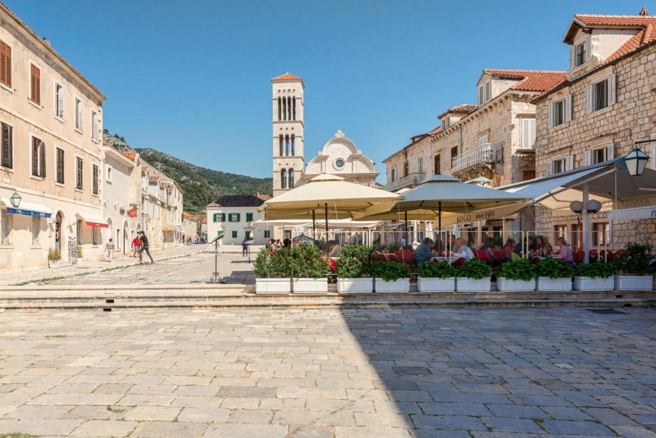 Apartments Villa Tudor 1 Hvar Town Exterior photo